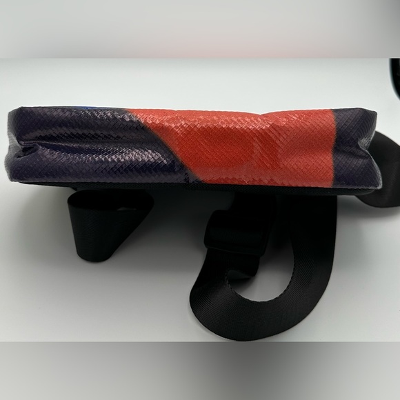 RAREFORM Large Zion Sling Bag Zip Belt Bag Fanny Pack Blue Polka Dot Pattern EUC - Picture 10 of 16